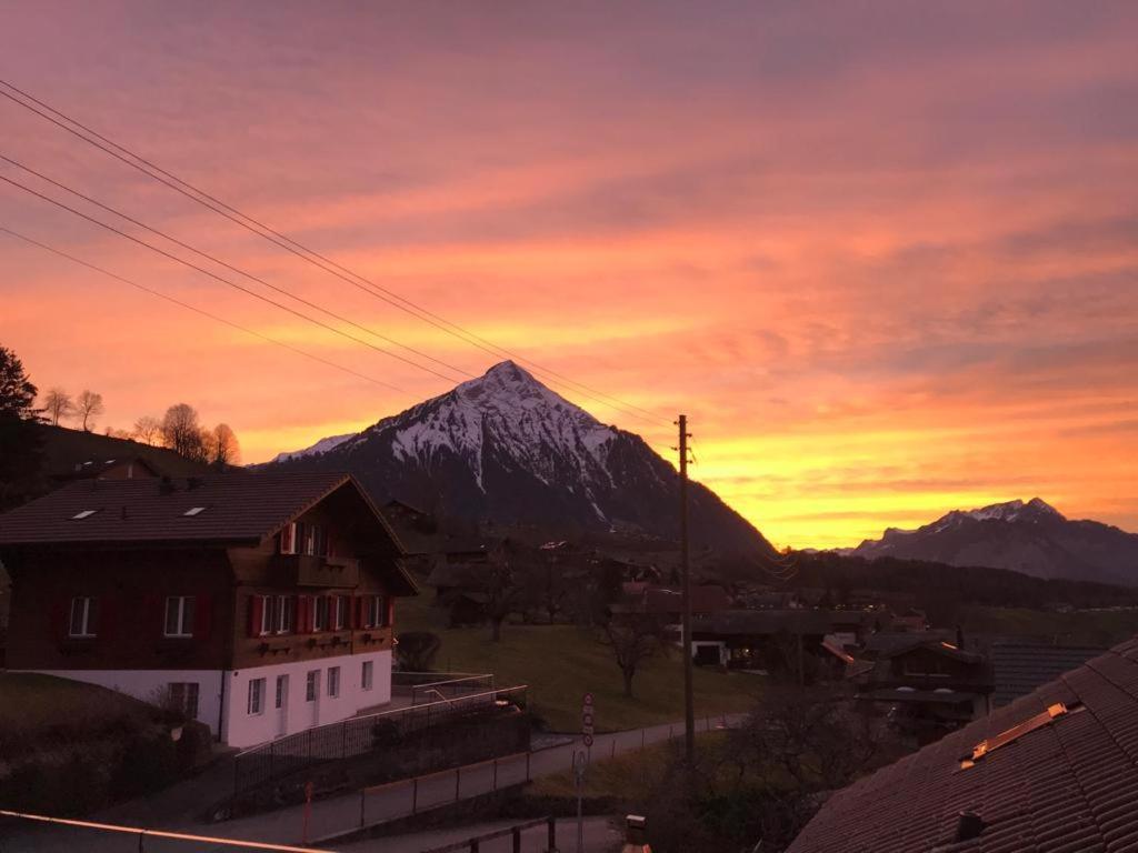 Moderne Unterkunft Mit Panoramablick Auf Thunersee Krattigen Екстер'єр фото